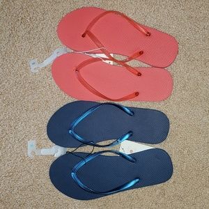 Shade & Shore Flip Flops- 2 pairs